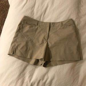 White House | Black Market Khaki shorts NWOT
